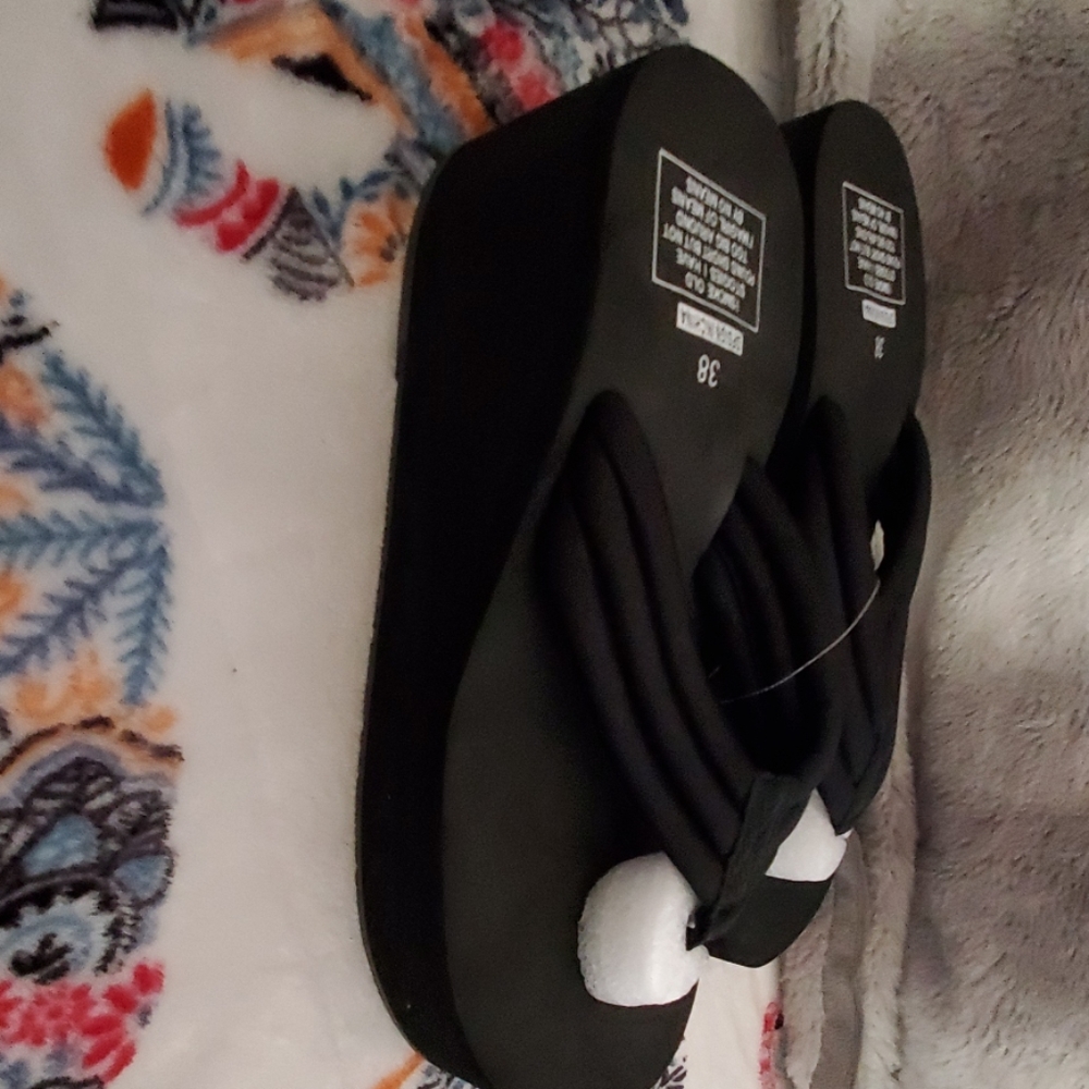 High Sandals - Picture 2 of 2